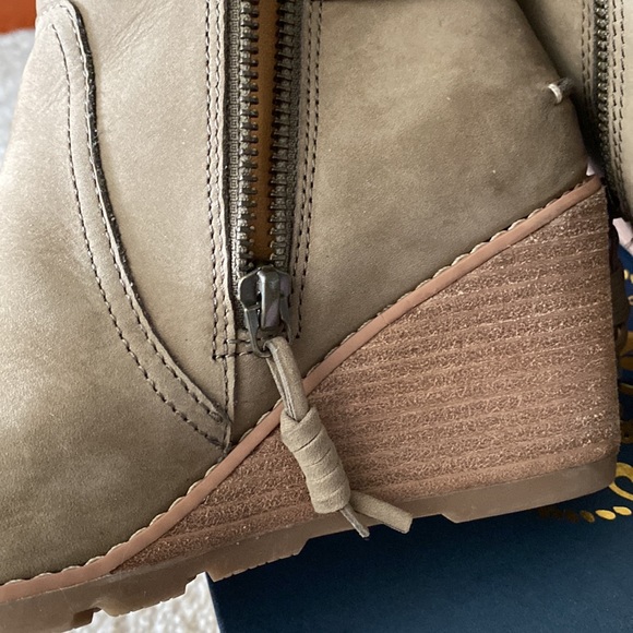 Sperry Waterproof Wedges Boots - Picture 6 of 11
